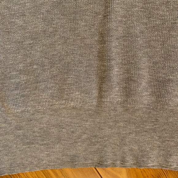 Ellen Tracy Soft Gray Sleeveless Turtleneck - Picture 4 of 4
